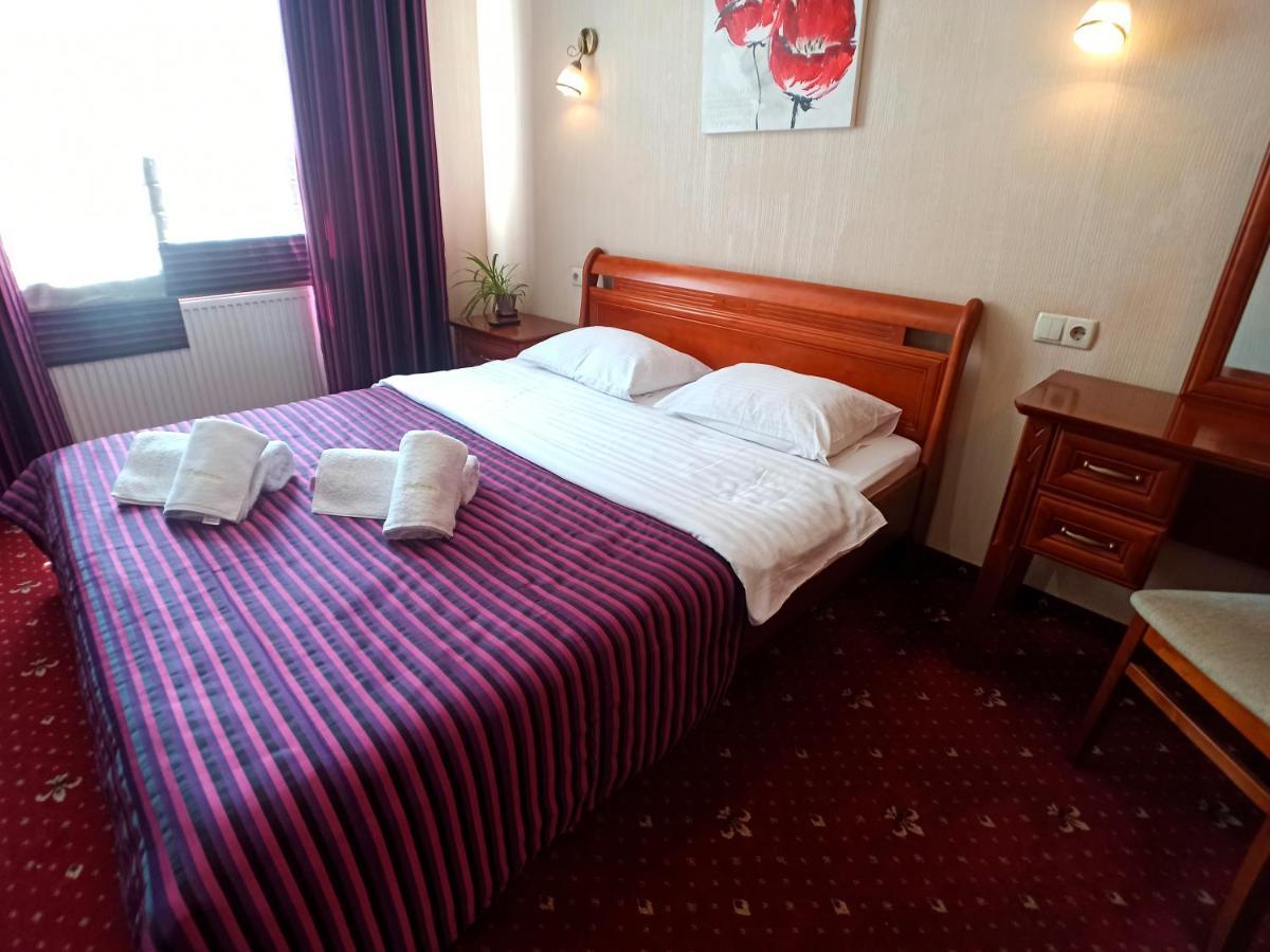 Apartments Deluxe Ивано-Франкивск Екстериор снимка