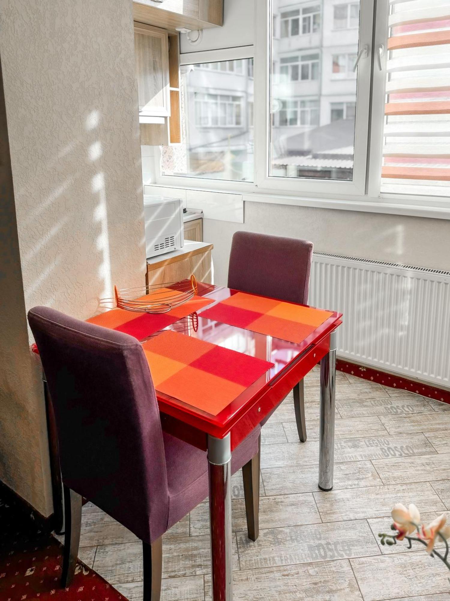 Apartments Deluxe Ивано-Франкивск Екстериор снимка