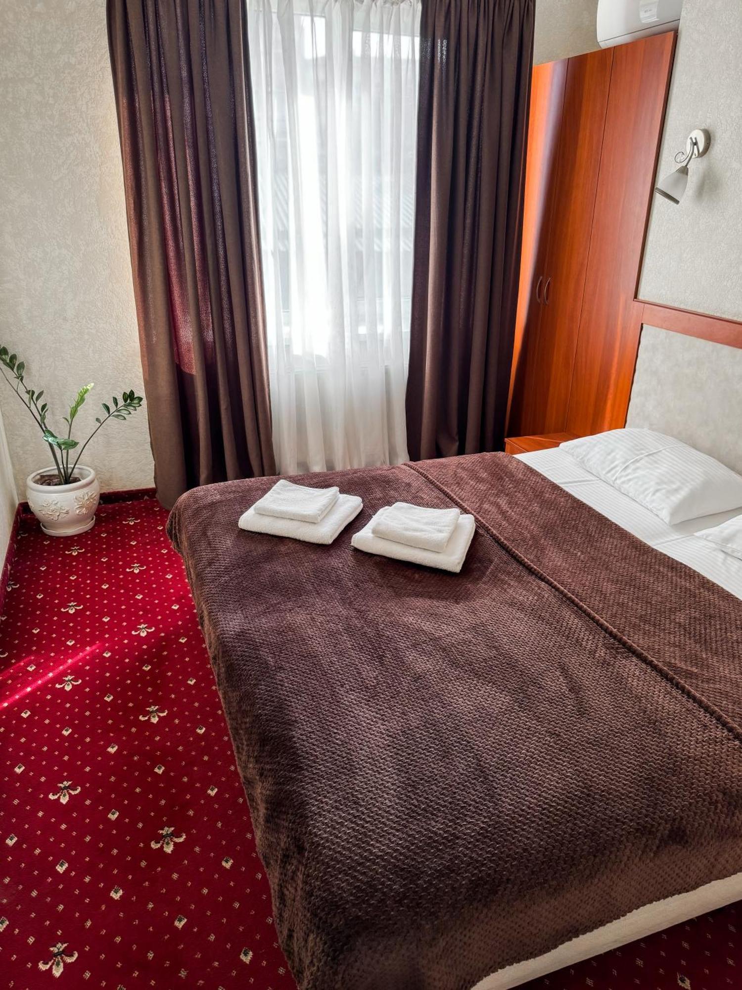 Apartments Deluxe Ивано-Франкивск Екстериор снимка