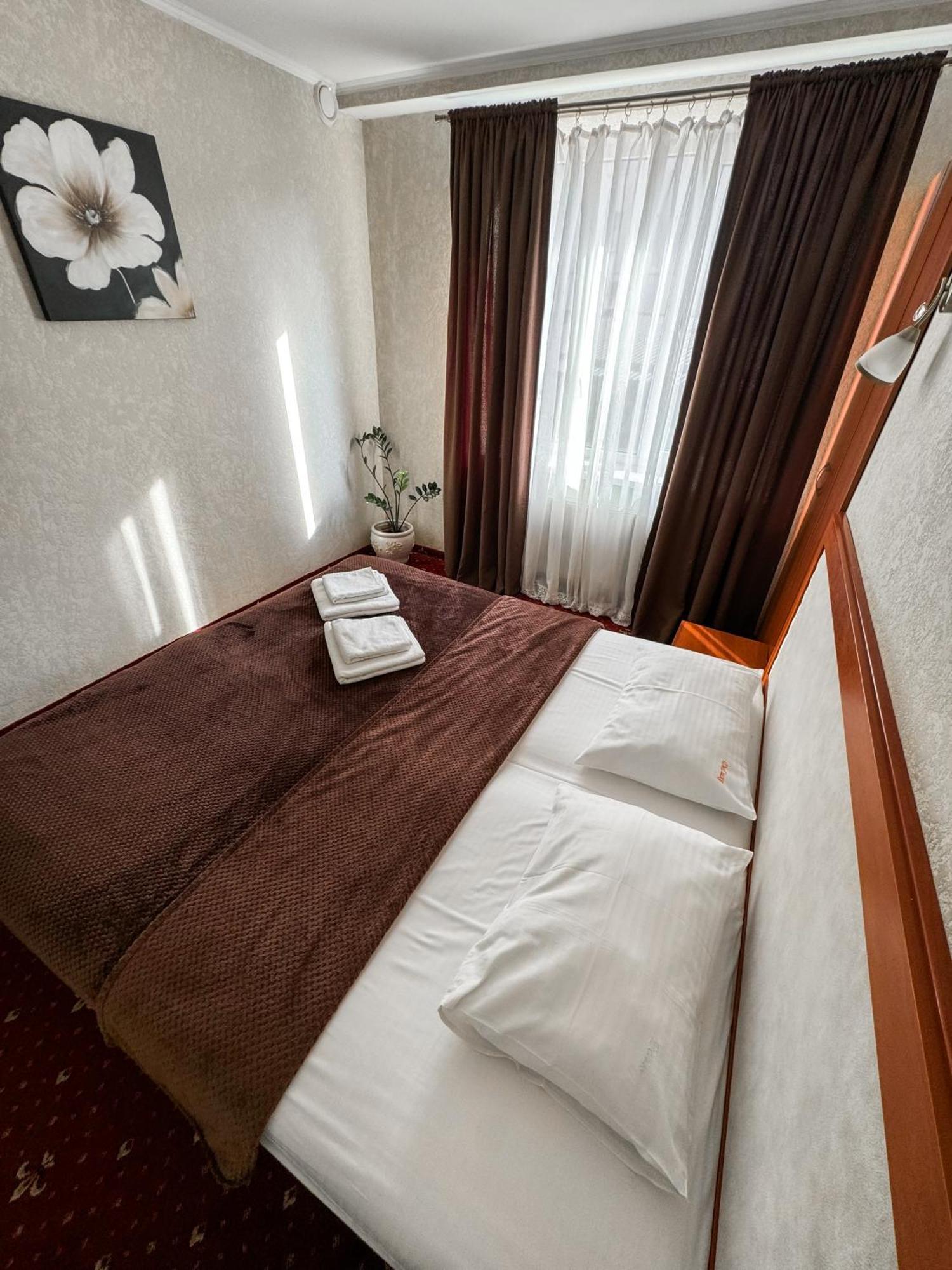 Apartments Deluxe Ивано-Франкивск Екстериор снимка