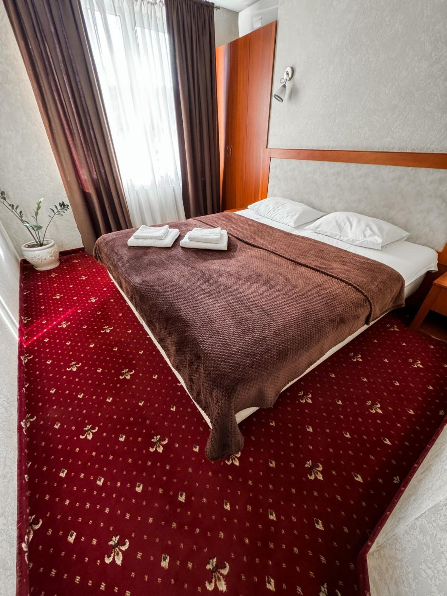 Apartments Deluxe Ивано-Франкивск Екстериор снимка
