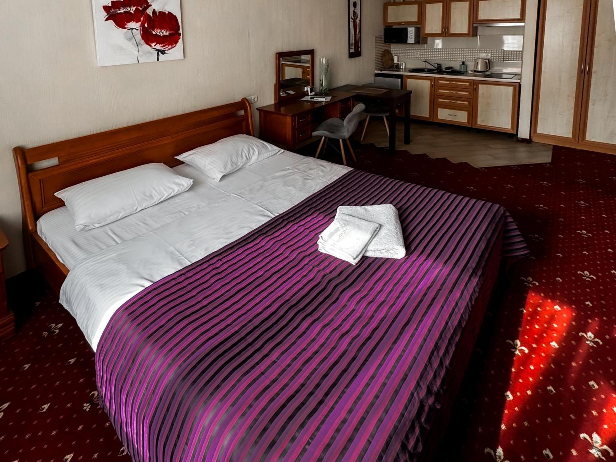 Apartments Deluxe Ивано-Франкивск Екстериор снимка