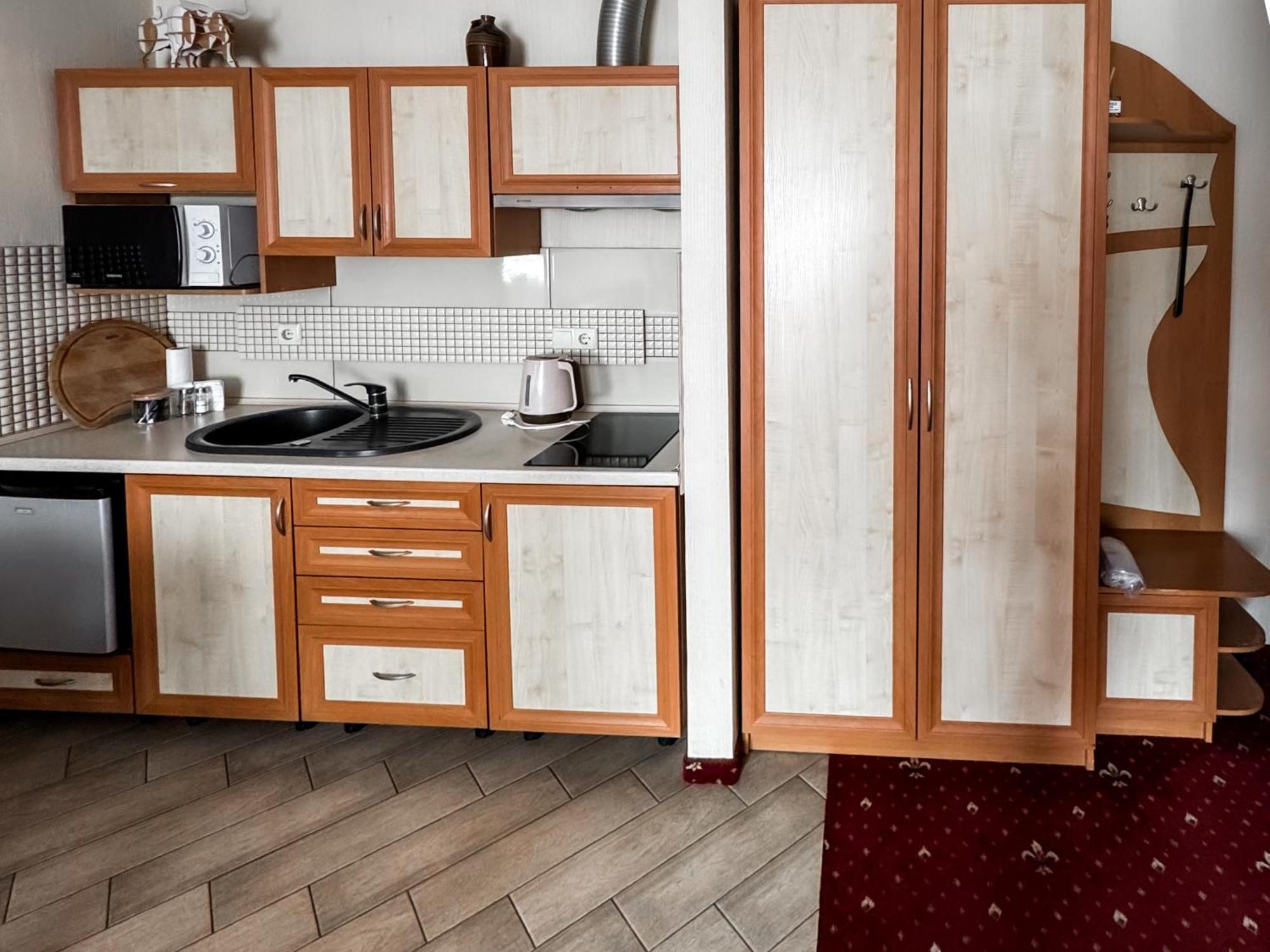 Apartments Deluxe Ивано-Франкивск Екстериор снимка
